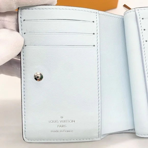 Louis Vuitton Mahina Portefeuille Cléa M82330 Wallet - Picture 13 of 16